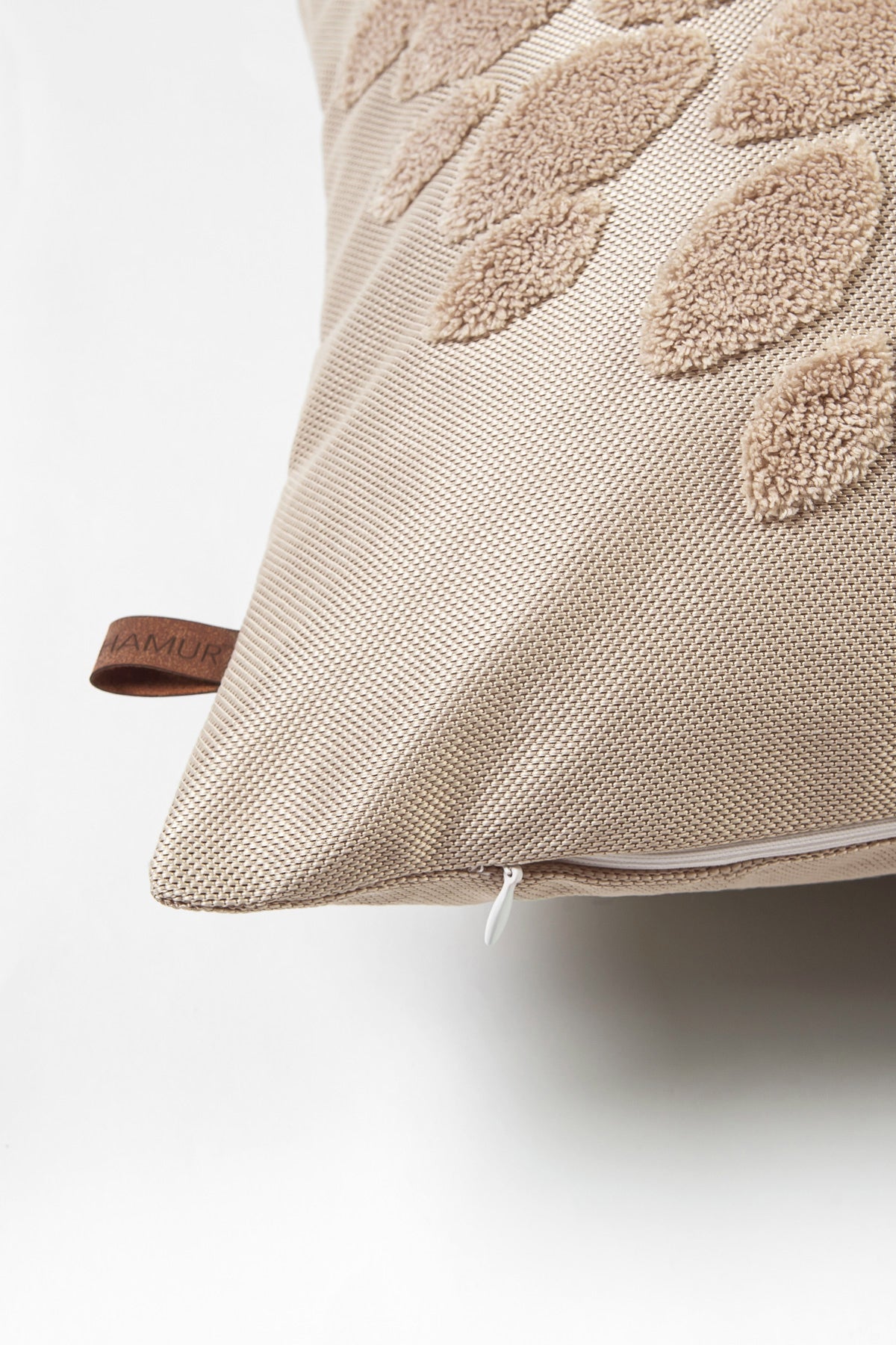 Natural tufting detail