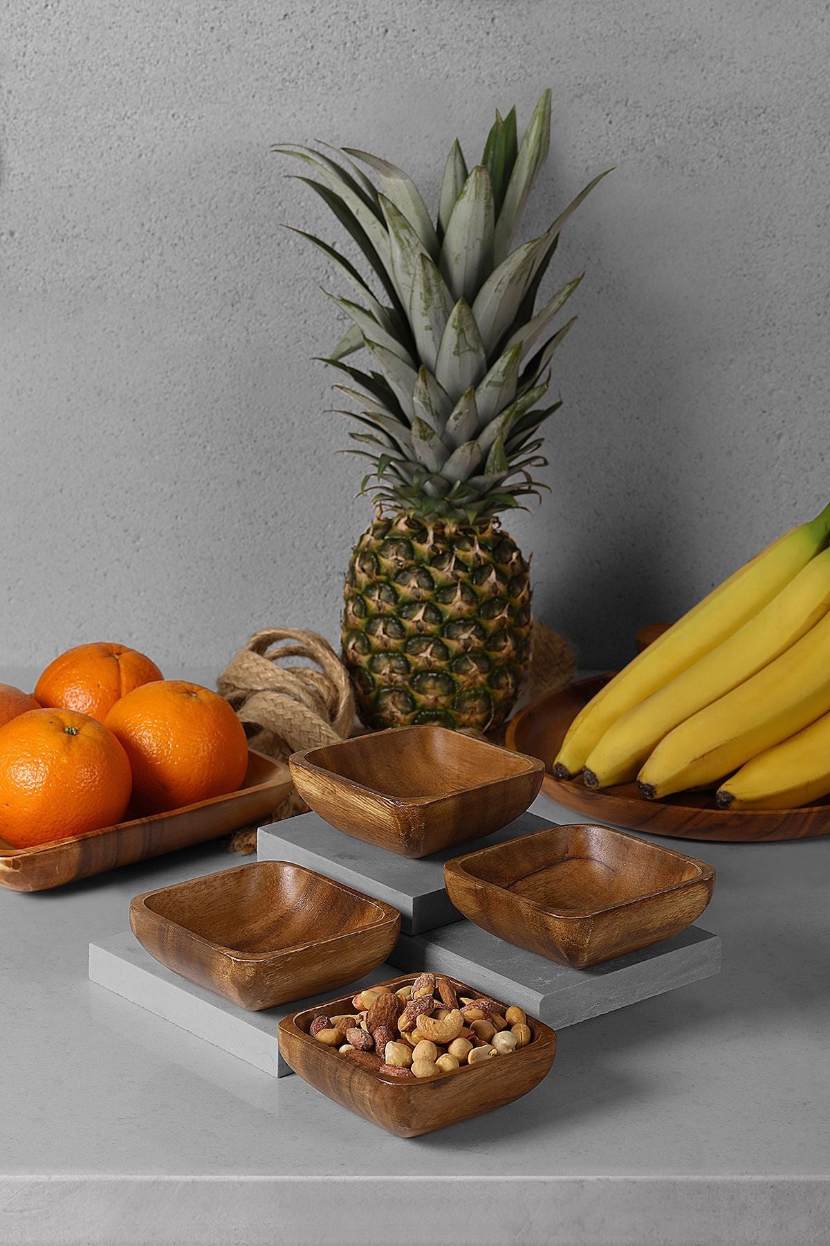 Square acacia wood bowls, set of 4